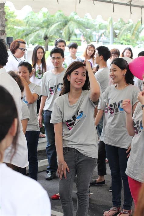 ประเด็นแพรวา9ศพ กลับมาอยู่ในความสนใจของประชาชนอีกครั้ง หลังมีเหยื่อที่รอดชีวตออกมาเผย9ปีที่ผ่านมา แพรวา ยังไม่ยอมชดใช้ค่าเสียหายให้. จำได้มั๊ย?! "แพรวา 9 ศพ" อัพเดทเธอล่าสุด เธอโตแล้ว ...