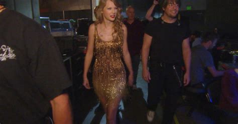 Behind The Scenes At A Taylor Swift Concert Cbs News