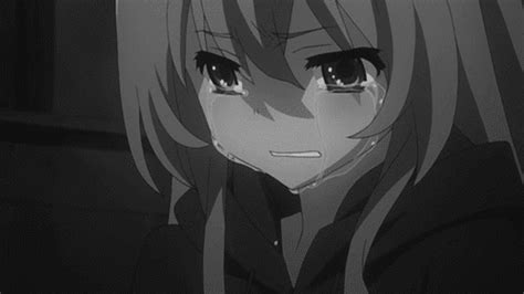 Check out all the awesome sad anime gifs on wifflegif. gendx panosundaki Pin