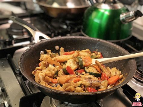 Check spelling or type a new query. Merluzzo in padella con verdure