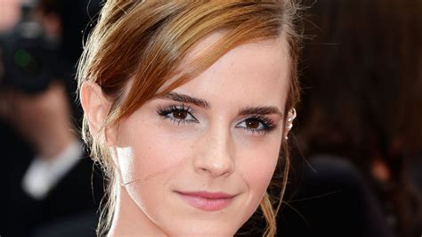 Date Night Makeup Idea Emma Watsons Girl Next Door With A Lot Of