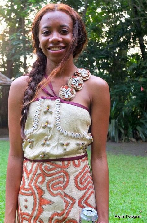 Beautiful Papua New Guinea Girl Fashion Passion For Fashion Traditional Outfits