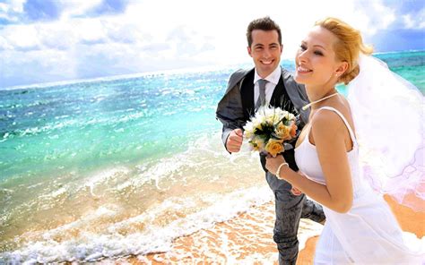 Man Woman Wedding Photos Sea Beach Love Couple Hd Wallpaper 2560x1600