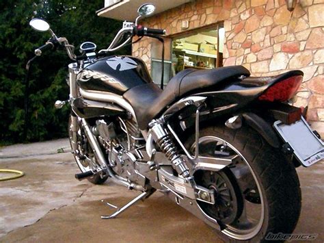 Aquila pro looks extremely good and claims a top speed of 195 kmph. 2007 HYOSUNG AQUILA GV 650 | Picture 1841780