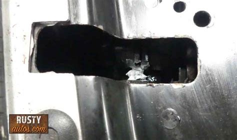 I've heard lithium grease for the throttle cables but can this be used on the inside of the tube as well or should i apply a different type? Car Hood Won't Close - Quick fix! - Rustyautos.com