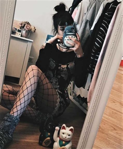 22 Grunge Outfits Ideas With Fishnet Tights Ninja Cosmico