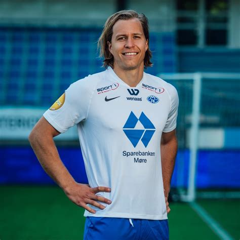 Molde fk was founded on june 19th 1911, and named international because the opponents were primarily visitors from cruise ships or trading vessels. Molde FK voetbalshirts 2020-2021 - Voetbalshirts.com