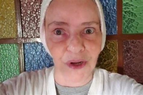 Há quem diga que angela ro ro não existiria sem maysa. Cantora Angela Ro Ro leva quatro pontos na cabeça, após ...