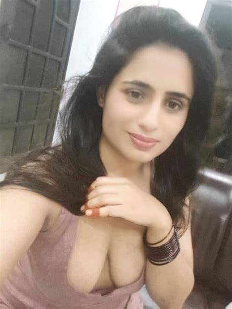 Bhabi Nude In Public Neha Bhabhi Brought Her Open Breasts Ri Pics Hot Sex Picture