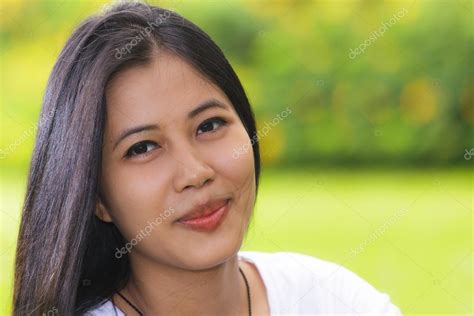 Beautiful Thai Woman — Stock Photo © Naypong 33467709