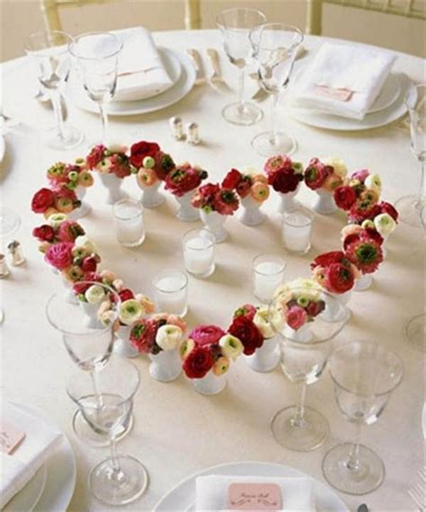 26 Irreplaceable And Romantic Diy Valentines Day Table Decorations