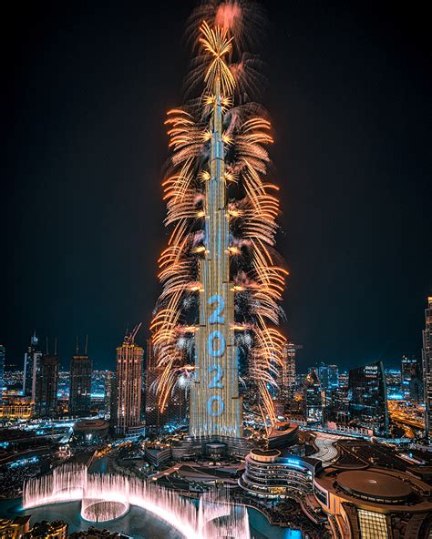 Burj Khalifa Captivates With New Years Show In Dubai