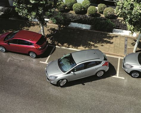 Parallel parking - a step by step 'how to do it' guide plus video
