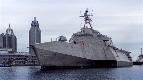 Meet The Newest Us Navy Combat Ship The Uss Oakland Lcs 24