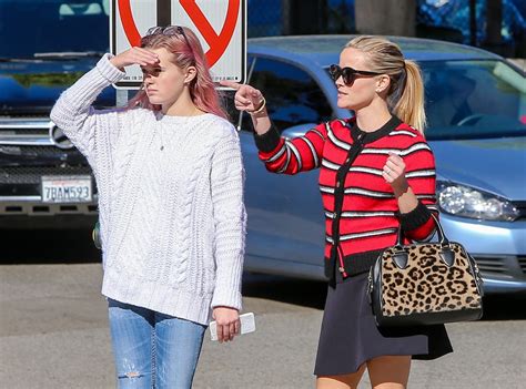 Reese Witherspoon And Ava Phillippe Going To Nail Salon Popsugar Celebrity