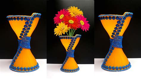 Kerajinan dari botol plastik bekas ternyata dapat menciptakan gelang sederhana yang keren seperti ini. Plastic bottle flower vase DIY Ideas ! Tutorial Vas bunga ...