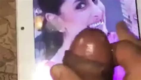 Cum On Kareena And Sonakshi Xhamster