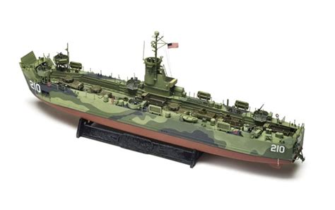 Revell Germany 1 144 Scale U S Navy Landing Ship Medium Finescale Modeler Magazine