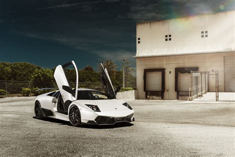 White Lamborghini Gallardo Wallpapers