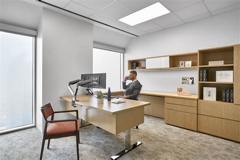 A Tour of Winstead's New Houston Office - Officelovin'