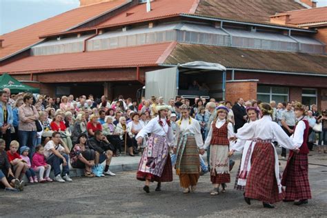 Oninių šventė Punioje turi savo tradicijas - DELFI Pilietis