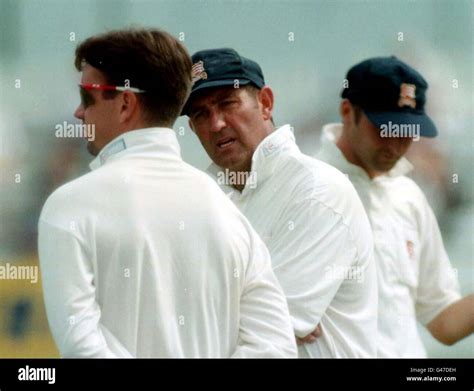 Graham Gooch Retires Hi Res Stock Photography And Images Alamy