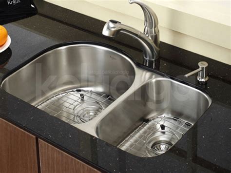 داڤور‎‎) ialah bilik atau sebahagian daripada bilik yang digunakan untuk memasak dan penyediaan makanan di kediaman atau di dalam sebuah pertubuhan komersil. Contoh Sink Dapur | Desainrumahid.com