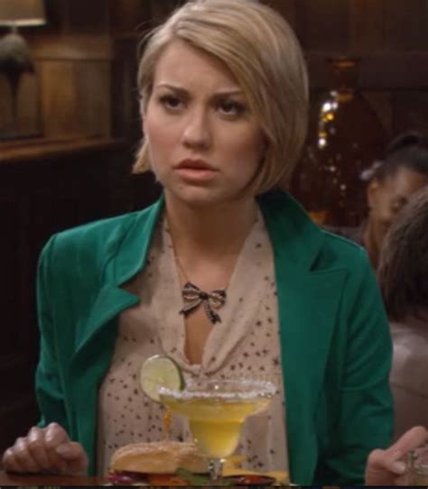 Riley Perrin Love The Kelly Green And That Bow Necklace Chelsea Kane