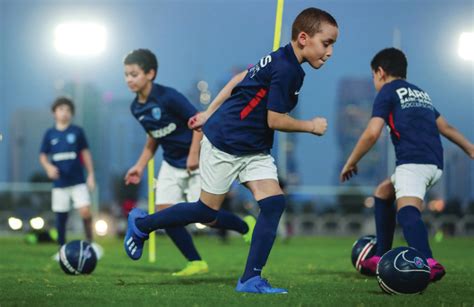 PSG academy trainees in Doha root for Neymar  Read Qatar Tribune on