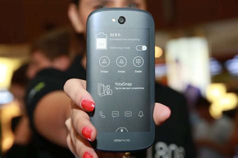 Yotaphone 2 The Worlds First Smartphone With Two Fronts