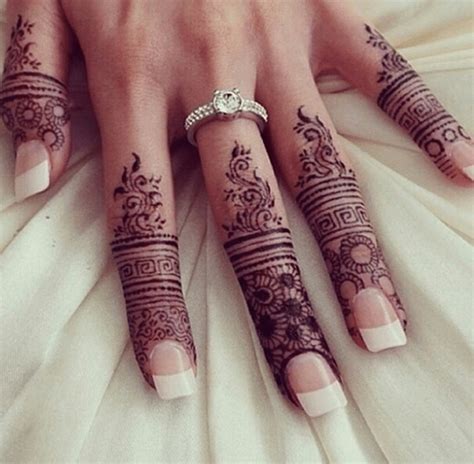 175 Beautiful Henna Tattoo Ideas For Girls To Try At