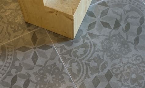 Verlegung by fliesen theile # badezimmer # badfliesen # bodenfliesen # wandfliesen # modernart # fliesenliebe # fliesendesign # fliesenleger # fliesen Die aktuellsten Fliesen-Trends für Ihr Heim | Fliesen-Kemmler