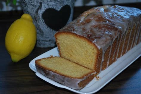 Maybe you would like to learn more about one of these? Saftiger Zitronenkuchen - Rezept mit Bild - kochbar.de