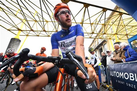 Van schip ha estrenado hoy en la tercera etapa del tour de bélgica un peculiar manillar aerodinámico que le permite colocar los antebrazos. Van Schip naar zilver op puntenkoers | Wielrennen ...