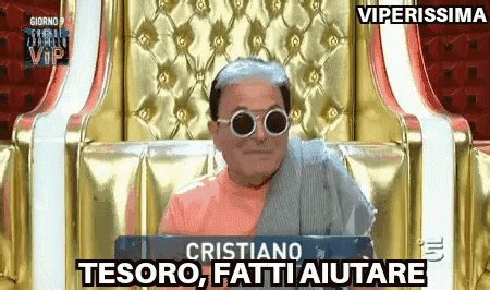 Consulta tutte le vaccate, le spiritosagini, i meme e le battute divertenti relative agli idoli della community. Grande Fratello Cristiano GIF - GrandeFratello Cristiano ...