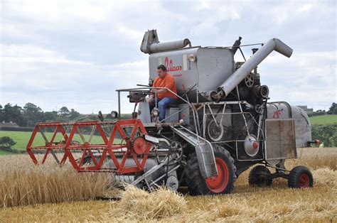 Claas SF Combine Harvester. | Combine harvester, Vintage tractors ...