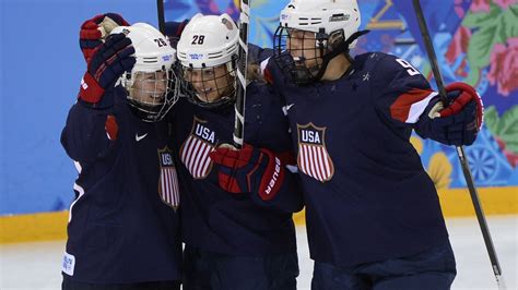 Ze haalden moeiteloos de halve finale die zaterdag gespeeld wordt. Hockey sur glace dames : les Etats-Unis en demi-finales