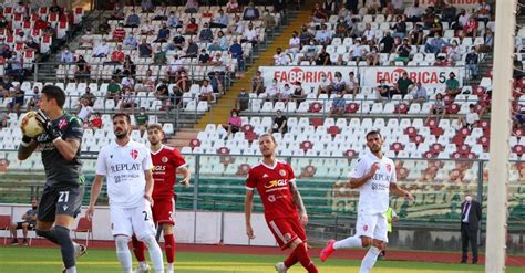 Qui trovi opinioni relative a partita stasera italia e puoi scoprire cosa si pensa di partita stasera italia. Padova, il giorno del verdetto. Stasera ad Alessandria c'è ...