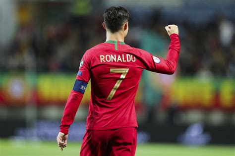 Germany's allianz arena was filled with rainbow flags as hungarian prime minister viktor orban stayed away from euro 2020, invoking politics on a night when cristiano ronaldo equaled the record for. Ronaldo chega aos 101 golos e fica a oito de Ali Daei ...
