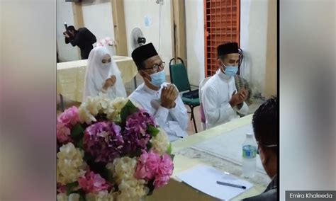 Ibu pejabat risda jalan ampang. 'Pejabat agama telefon, minta bersiap untuk nikah'