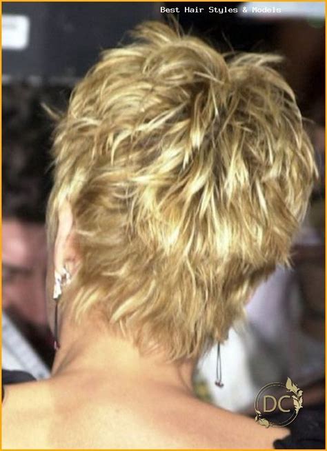 Fans had seen her with short hair before, but the cut was a far cry from her usual polished styles. sharon stone short hair - Google-Suche in 2020 | Sharon ...
