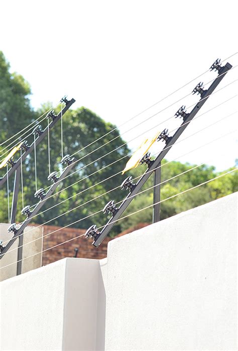 Electric fencing is a great choice for gardeners, farmers and livestock owners who are looking for a low maintenance fence to build around a nursery or pasture. Electric Fence System Nemtek SouthAfrica Energizer