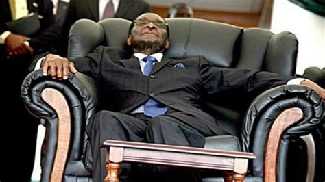Zimbabwe Robert Mugabe Receives A Massage Chair As Birthday T From His Cabinet Ministers