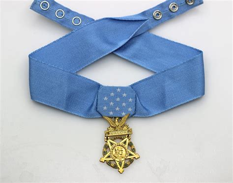 High Quality Medal Of Honor Army With Case Replica Reproduction For Sale