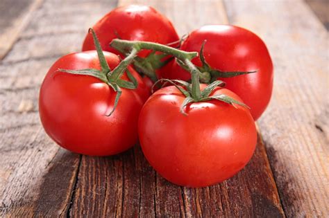 Tomatoes are an important ingredient in most beauty treatments. Health Benefits of Tomatoes - WinApay