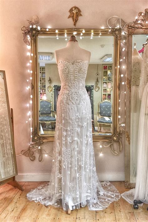 It was written by teddy park and composed by park and taeyang. Moon and Stars embroidered wedding dress in beaded tulle ...