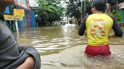 Banjir Terparah Yang Melanda Kota Bekasi Ada Beberapa Kecamatan Di Kota Bekasi Yang Terendam