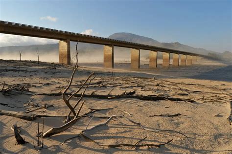 This Picture Of Cape Town During The Drought Shadowofthecolossus