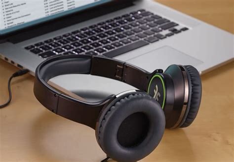Flips The Headphones That Convert Into Portable Speakers By