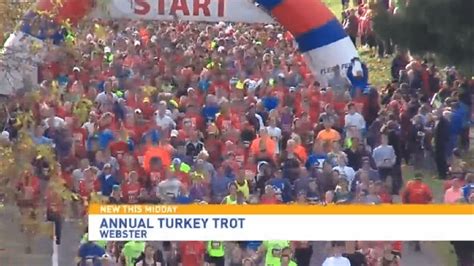 thousands participate in annual turkey trot wham